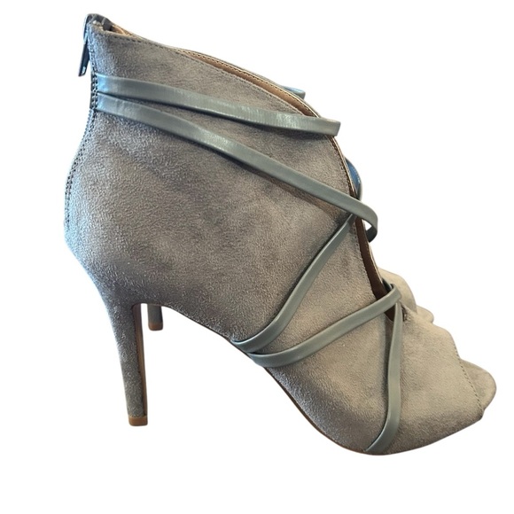 Journee Collection Shoes - Journee Collection Cognac Grey Samara Heels Size 11 Wide Width